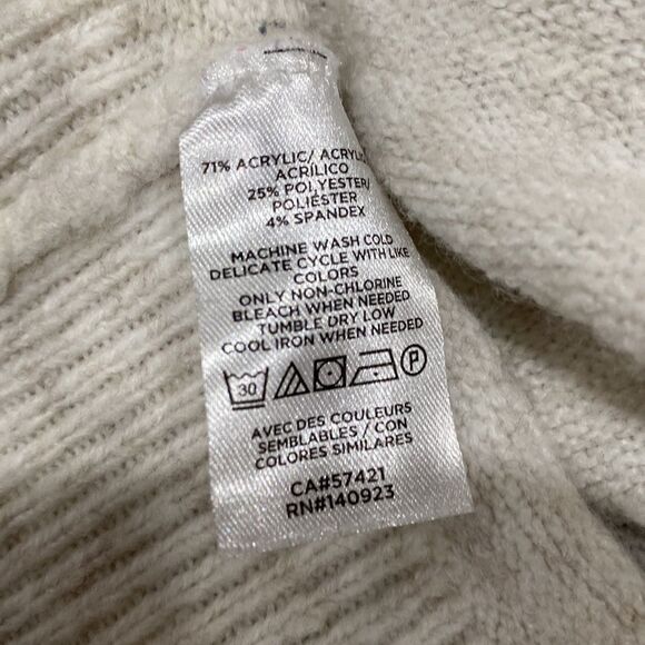 Soft and fuzzy Ann Taylor Loft Cream Sweater - Picture 5 of 5